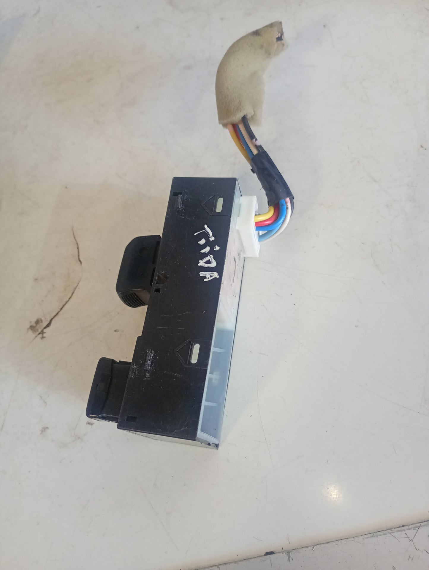 Mando Eleva Vidrio Co-piloto Nissan Sentra B16 Tiida Pathfinder Frontier