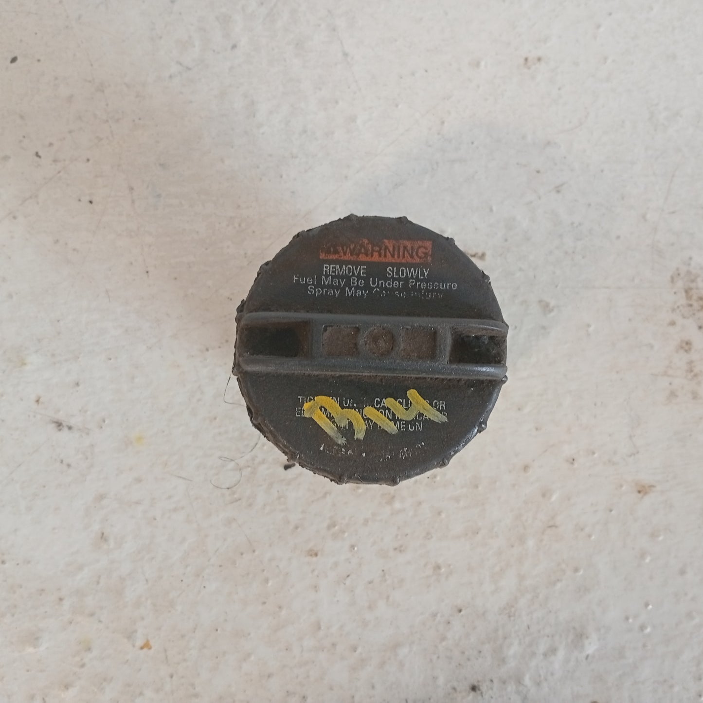 Tapa Gasolina Nissan Sentra B14