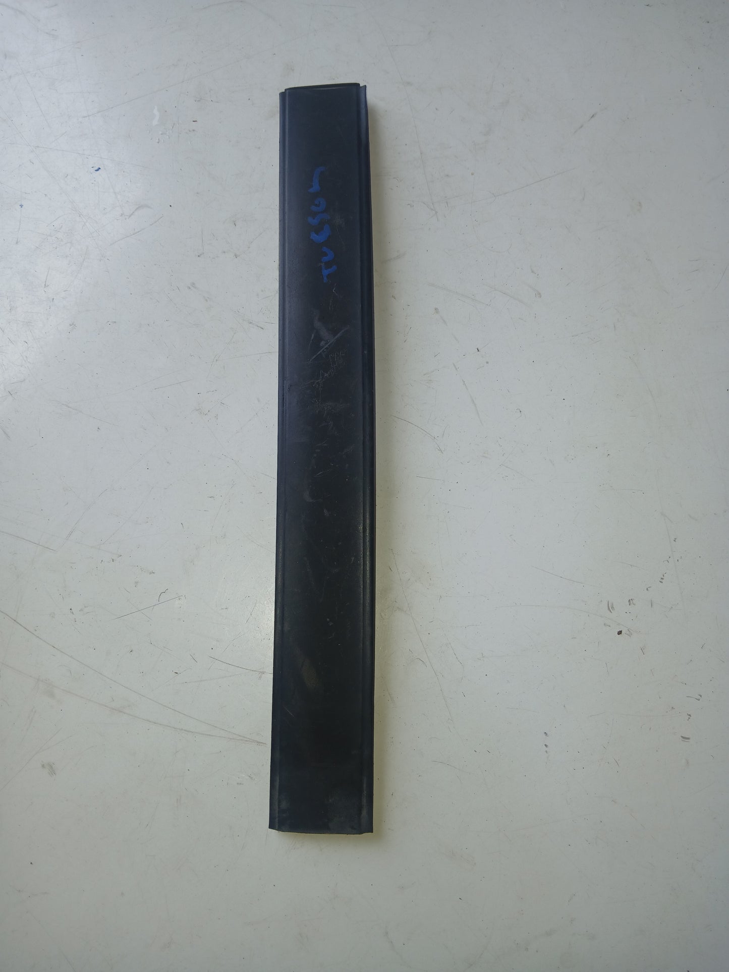 Platina Goma Techo Pequeña Delantera Hyundai Tucson