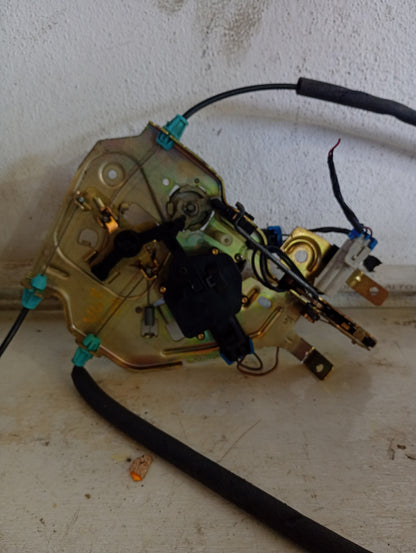 Cerradura Compuerta Chevrolet Silverado Tahoe 2000 2005
