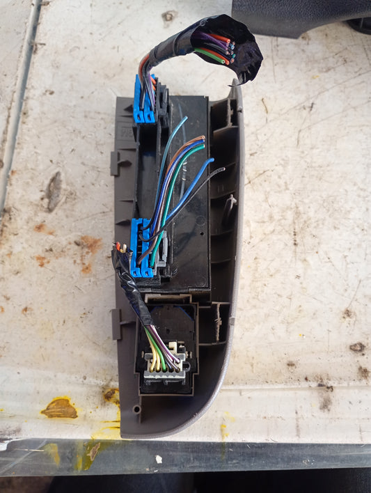 Mando Eleva Vidrio Piloto Chevrolet Silverado 4ptas 2001