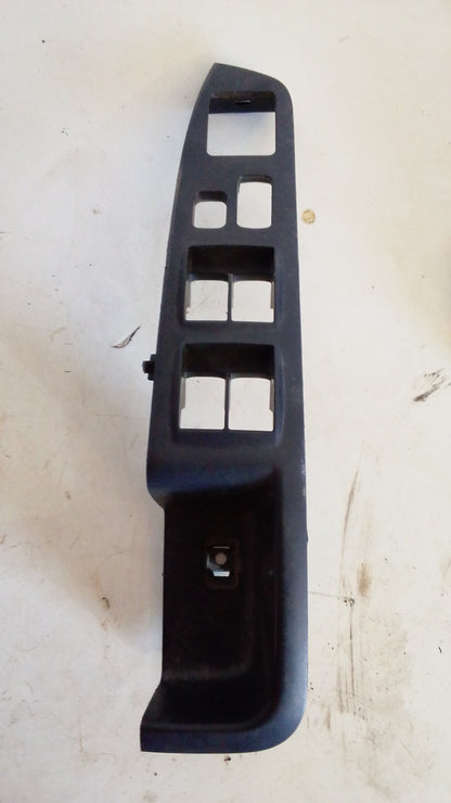 Embellecedor Mando Eleva Vidrio Piloto Mitsubishi Outlander 2006 2012