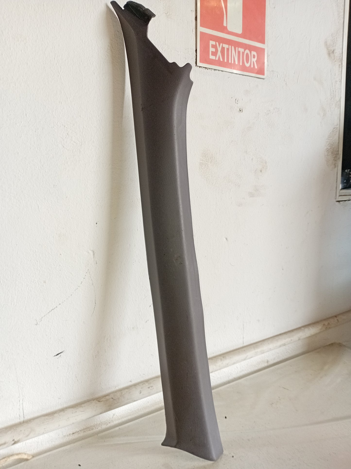 Moldura Interna Paral Parabrisa Delantero Nissan Sentra B14