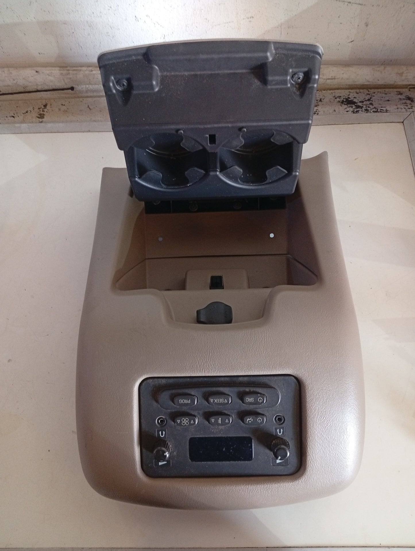 Consola Mando Aire Porta Vaso Trasero Chevrolet Tahoe 2000 2003