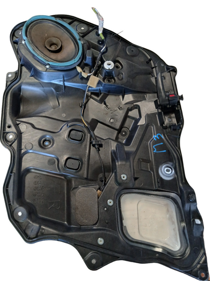 Tapa Puerta Manilla y Corneta Mazda3