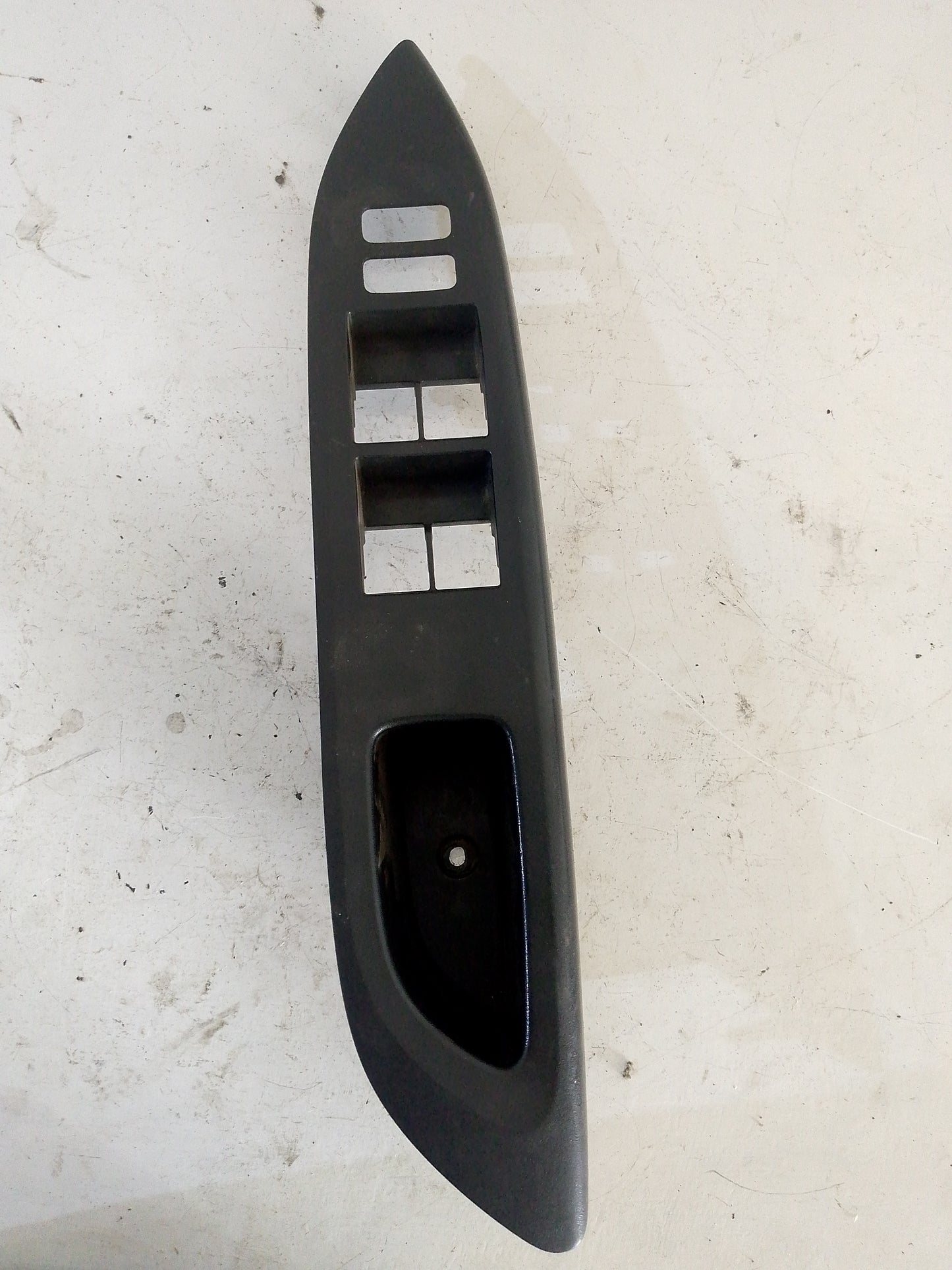 Embellecedor Mando Eleva Vidrio Toyota Yaris Belta 2007 2012