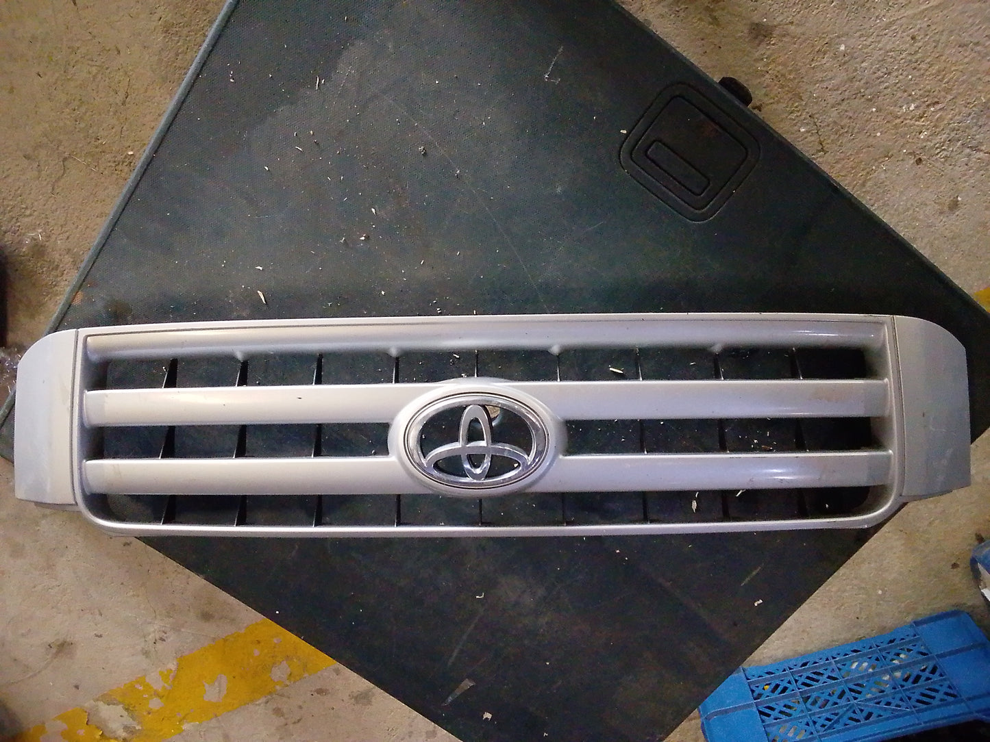 Parrilla Delantera Frontal Toyota Highlander 2004