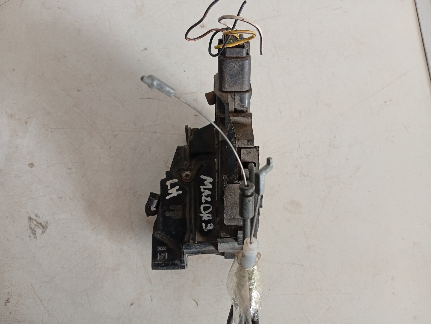 Cerradura Puerta Mazda3