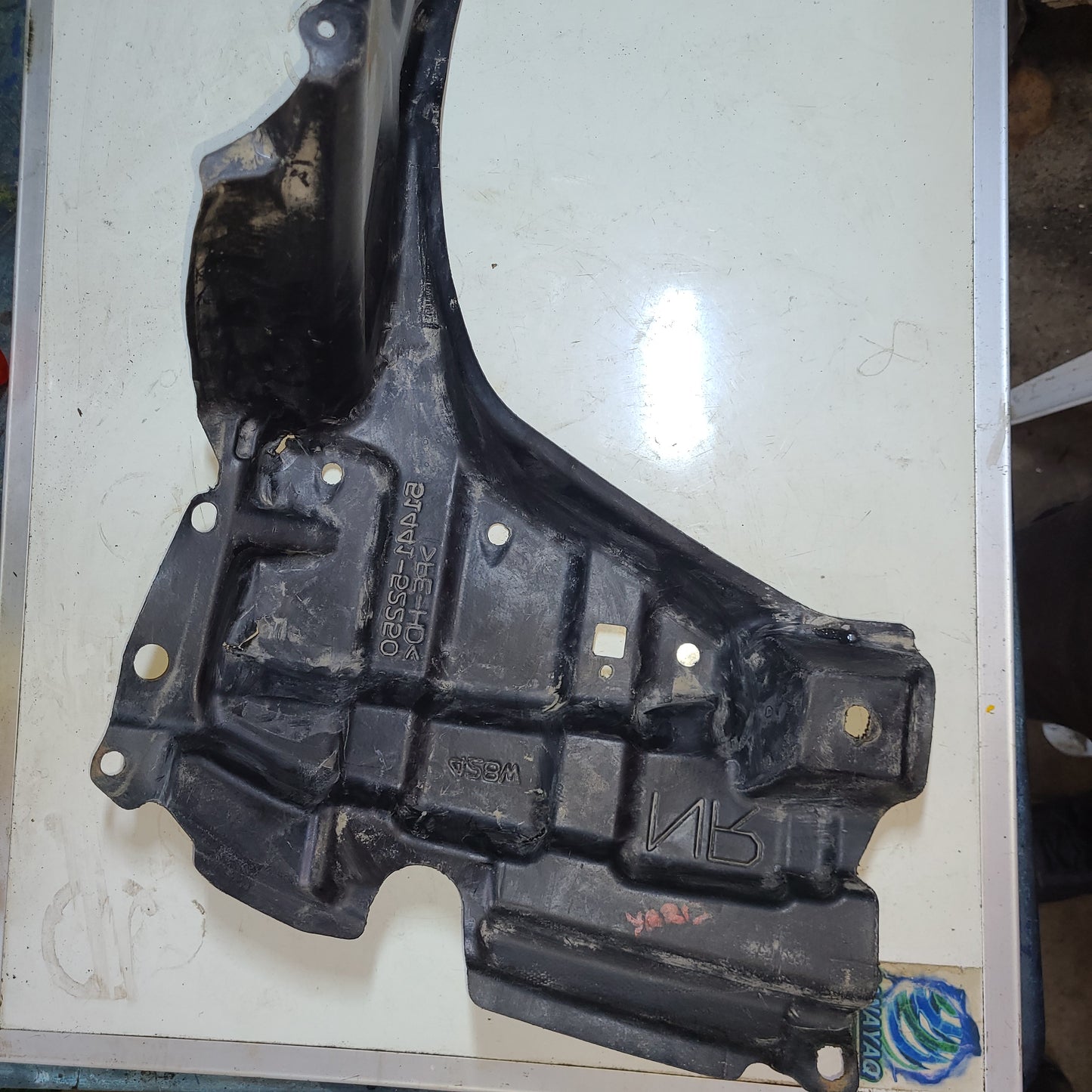 Guardapolvo Peto Motor Toyota Yaris 2006 2009 Sport Belta