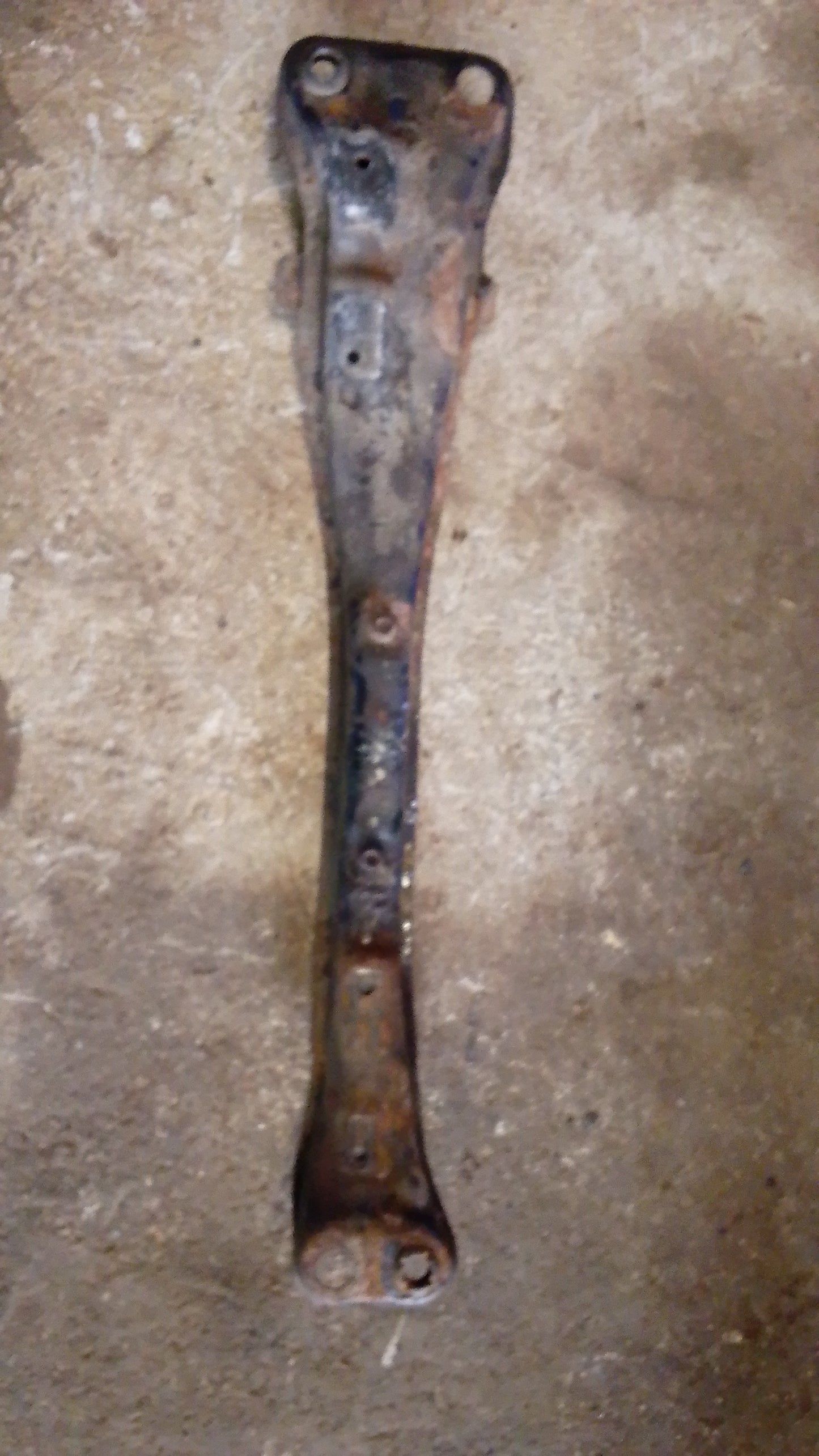 Travesaño Inferior Motor Nissan Sentra B15