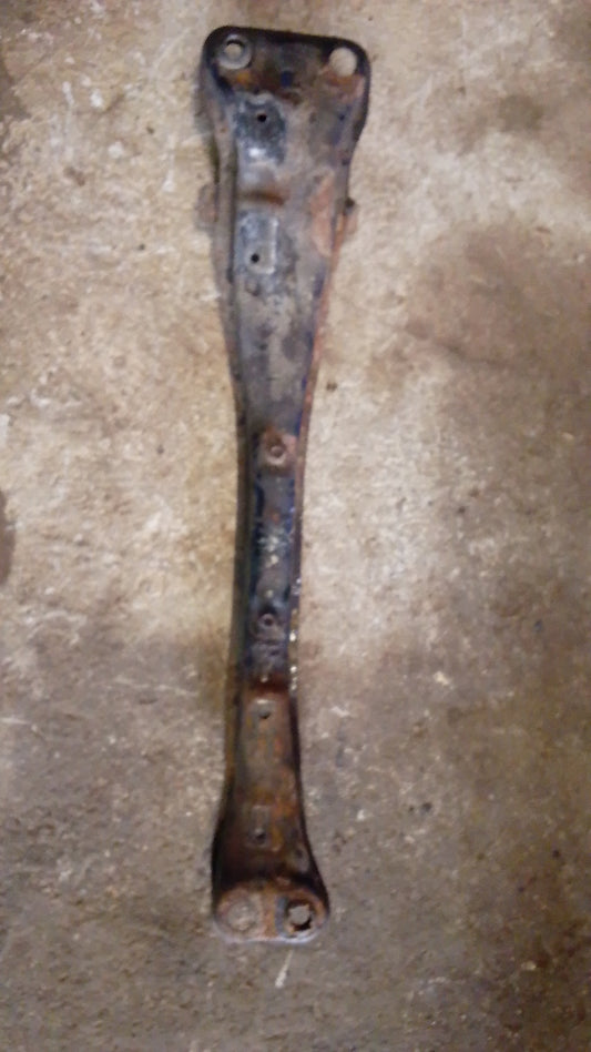 Travesaño Inferior Motor Nissan Sentra B15
