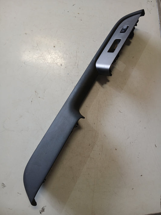 Embellecedor Mando Eleva Vidrio Delantero Nissan Xtrail 2003 2007