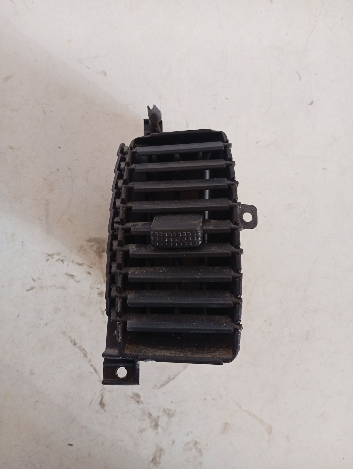 Rejilla Aire Central Nissan Frontier 2005