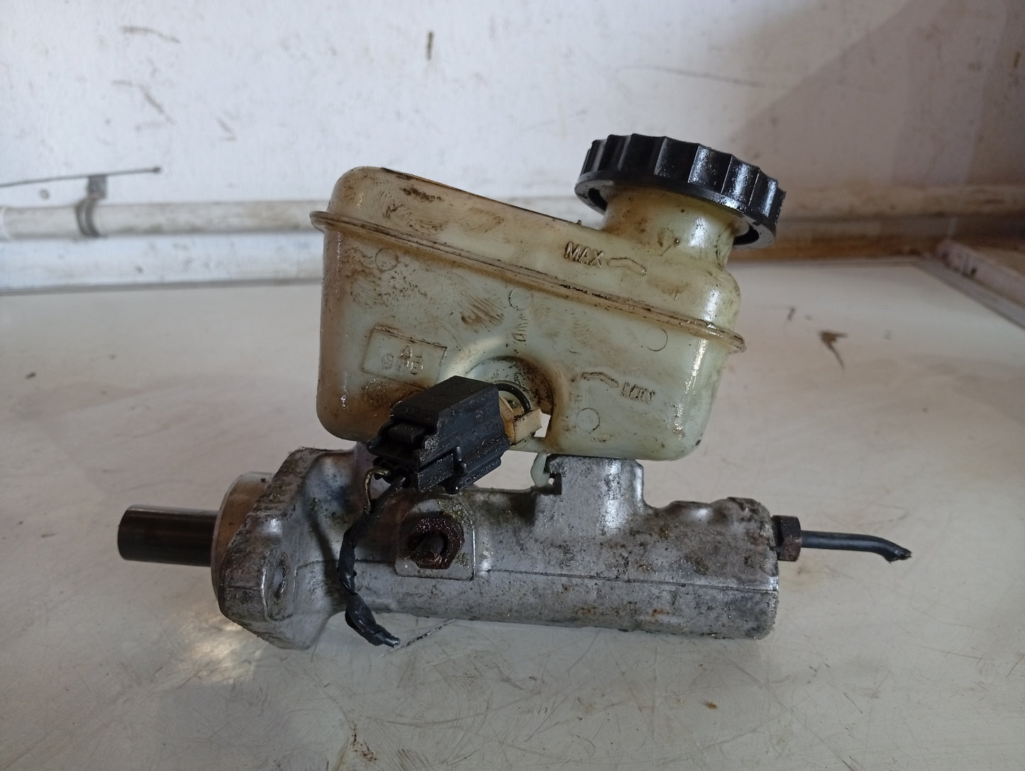 Bomba Freno Ford Escape 2004