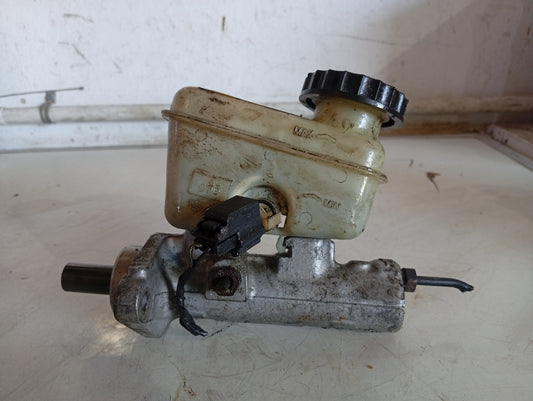 Bomba Freno Ford Escape 2004