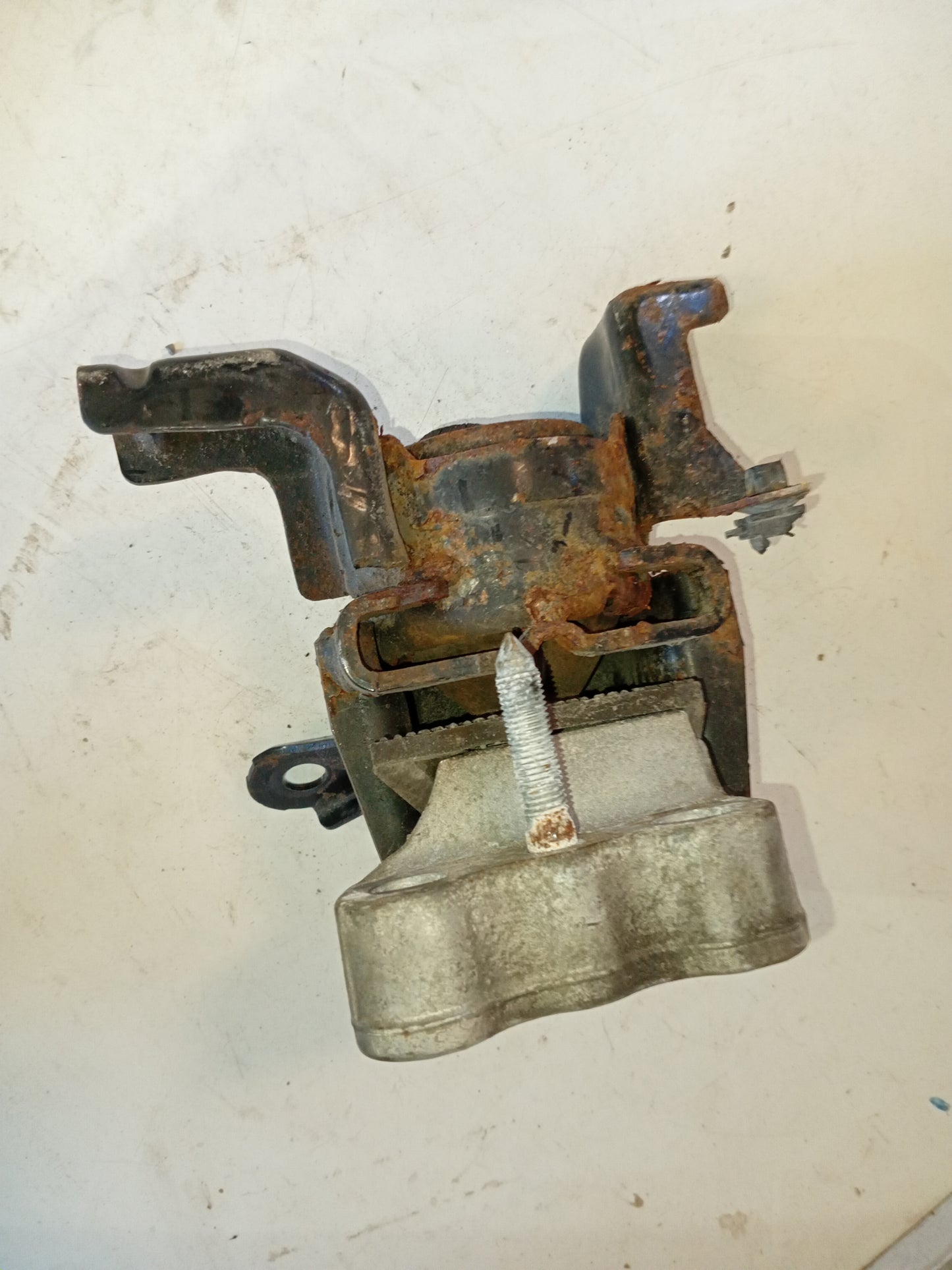 Soporte Derecho Base Motor Toyota Corolla 2009 2011