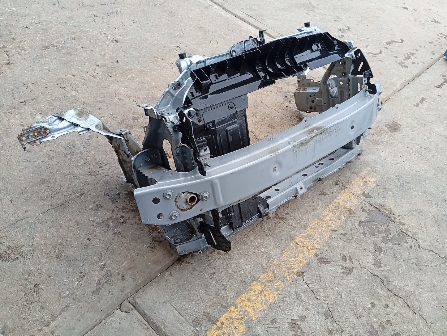 Marco Radiador Viga Impacto Care Vaca Toyota Yaris 2006 2010