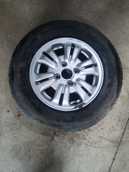 Rin Decorativo con Caucho Honda CRV 1995 2001