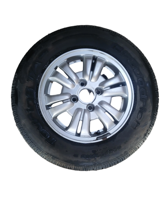 Rin Decorativo con Caucho Honda CRV 1995 2001