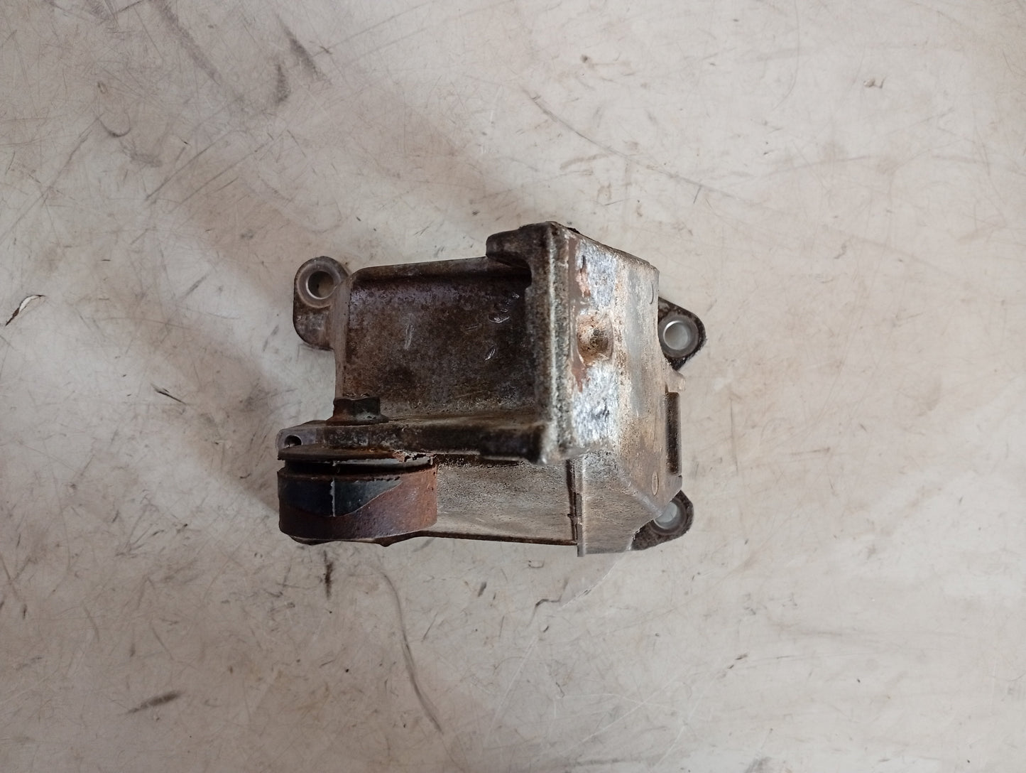 Base Soporte Caja Suzuki Grand Vitara 2.7