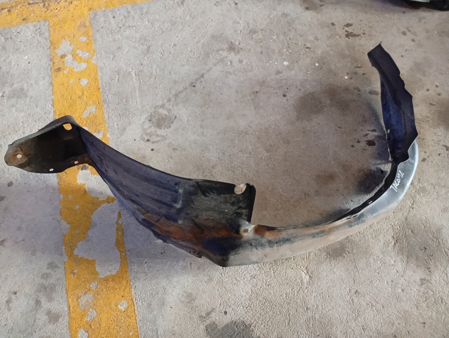 Guardapolvo Delantero Toyota Tacoma 2005 2011