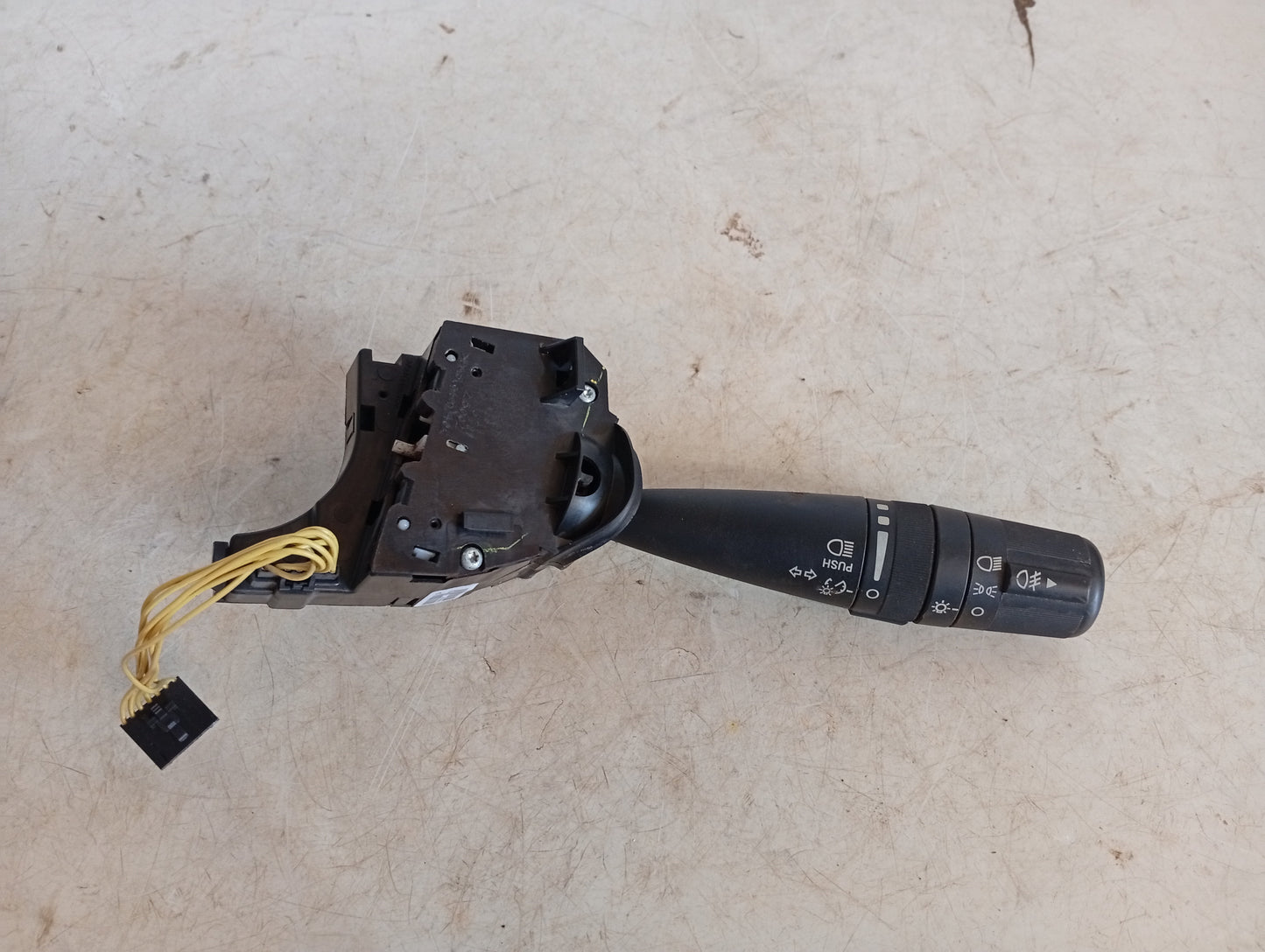 Conmutador Palanca Luz Jeep Liberty Kk 2008