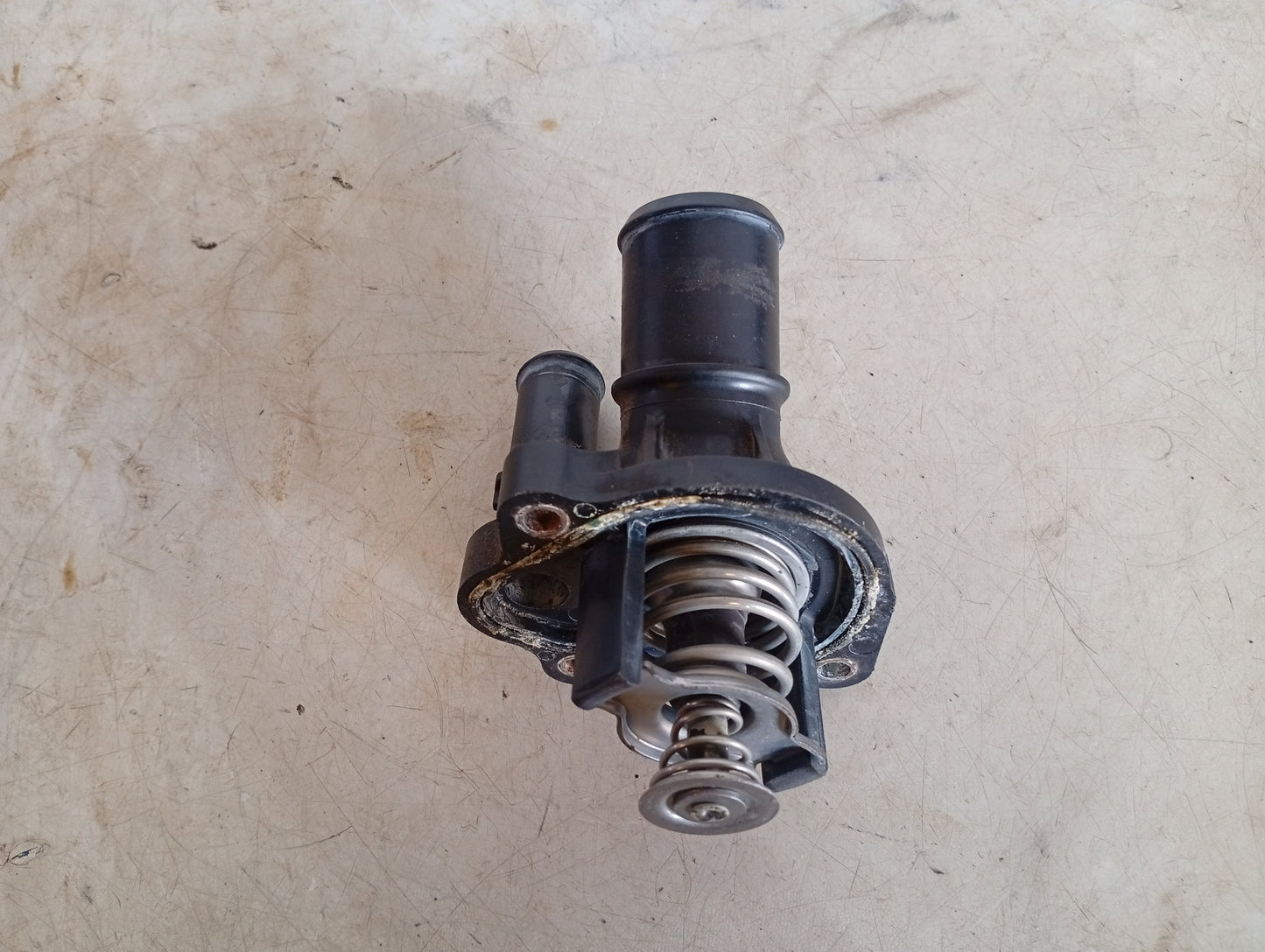 Toma De Agua Plastica Termostato Mazda CX7