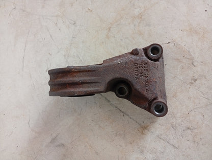 Base Soporte Tripoide Mazda3
