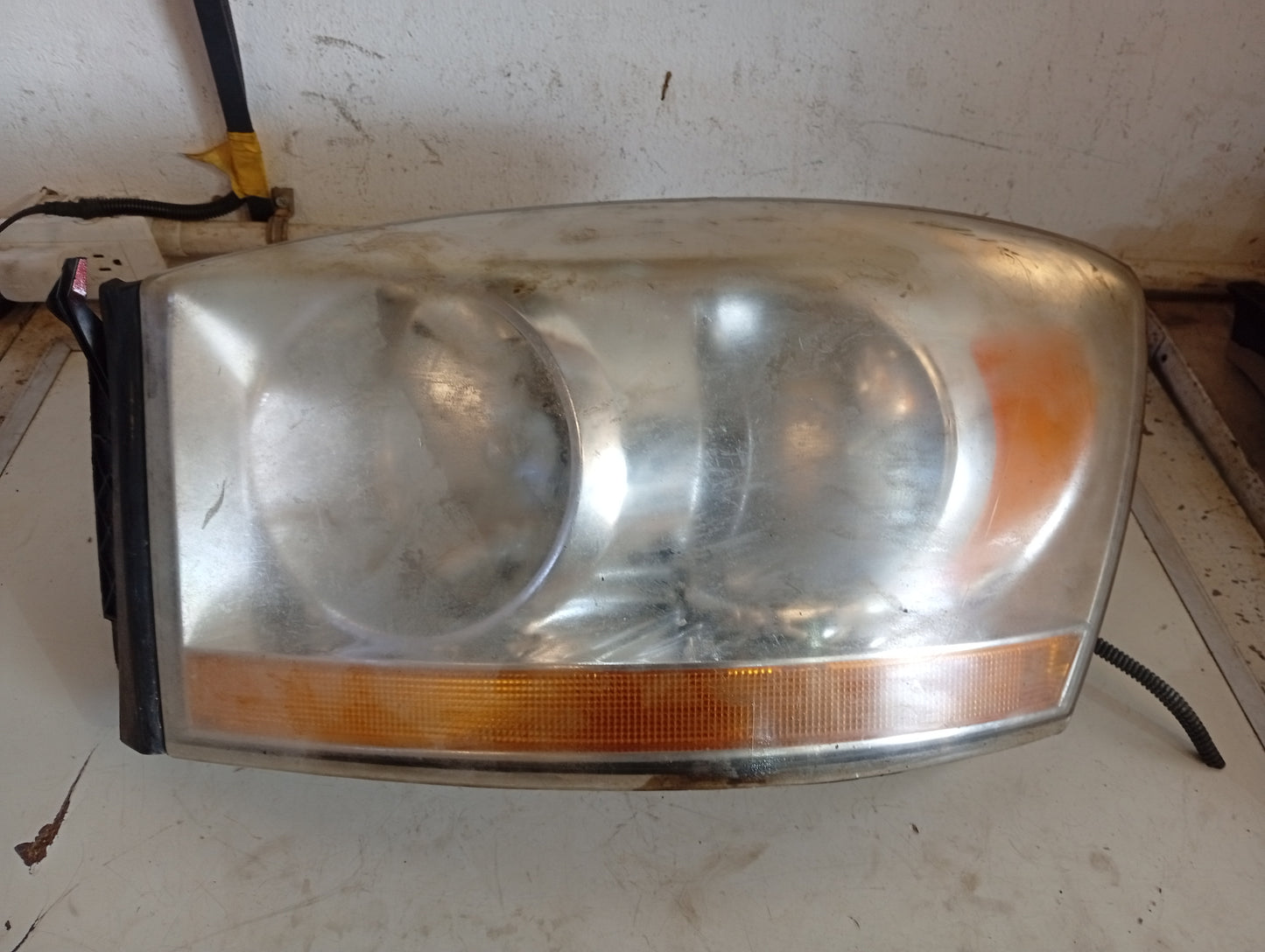 Faro Dodge Ram Luz Amarilla 1500 2500 3500 2006 2008