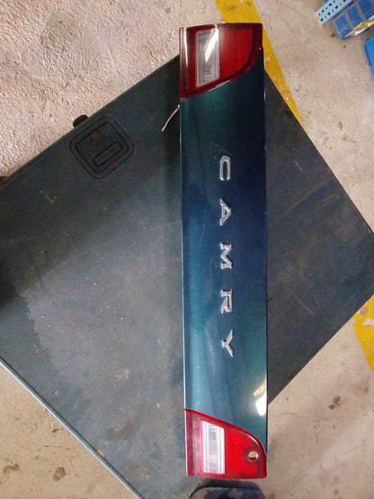 Embellecedor Maleta Toyota Camry 1996