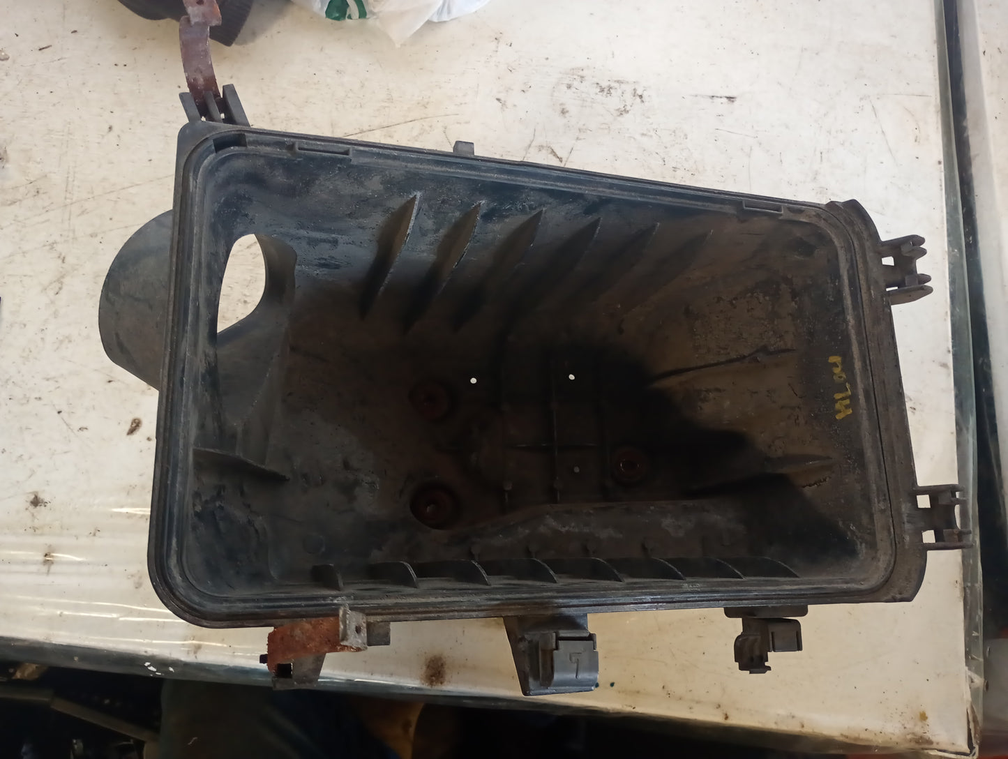 Tapa Inferior Caja Filtro Purificación Aire Toyota Highlander 2004