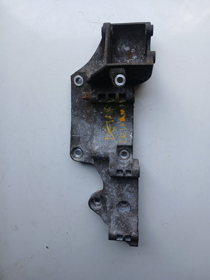 Soporte Base Bomba Direccion Volkswagen Bora 2.0