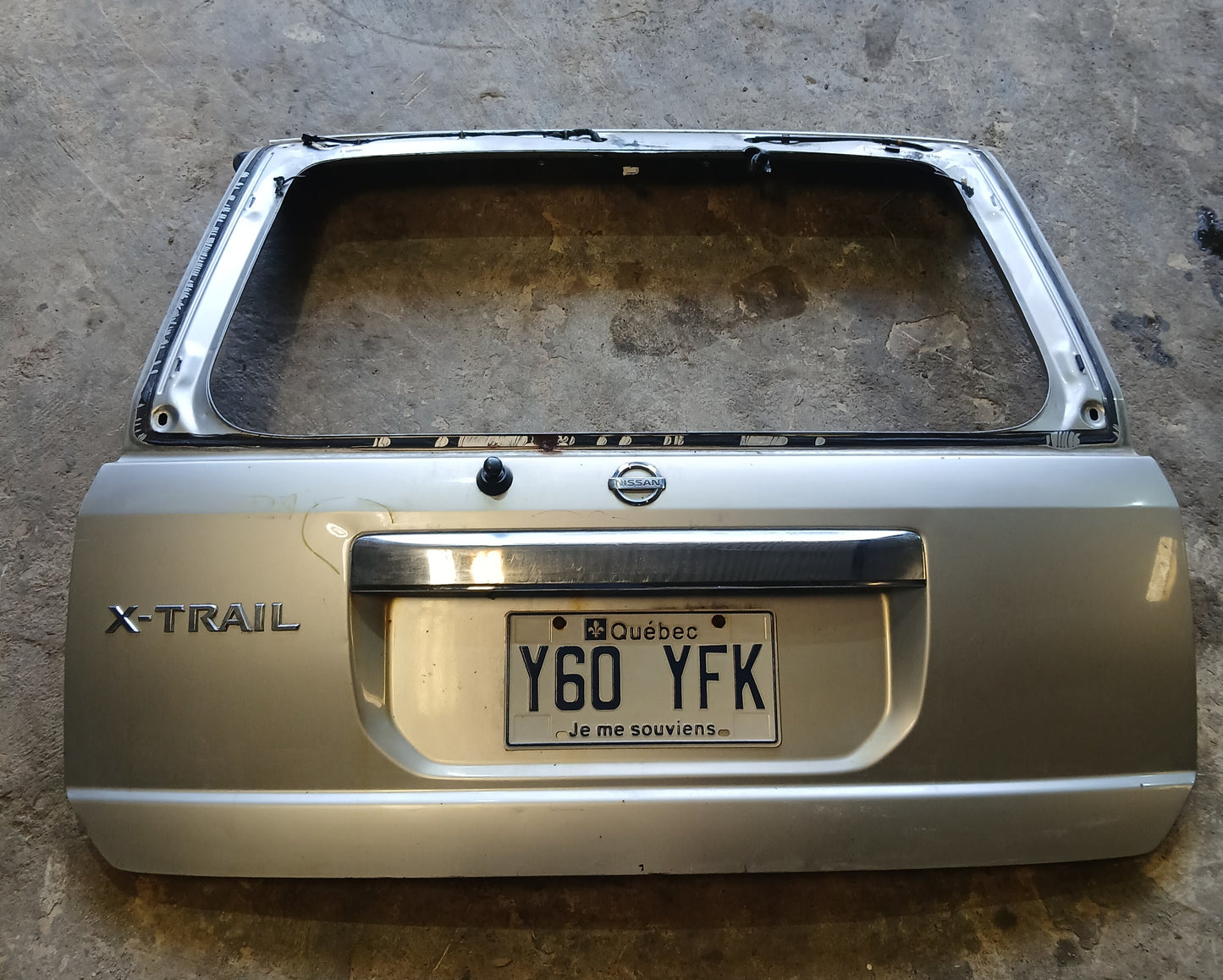 Compuerta Nissan Xtrail sin Vidrio 2002 2007