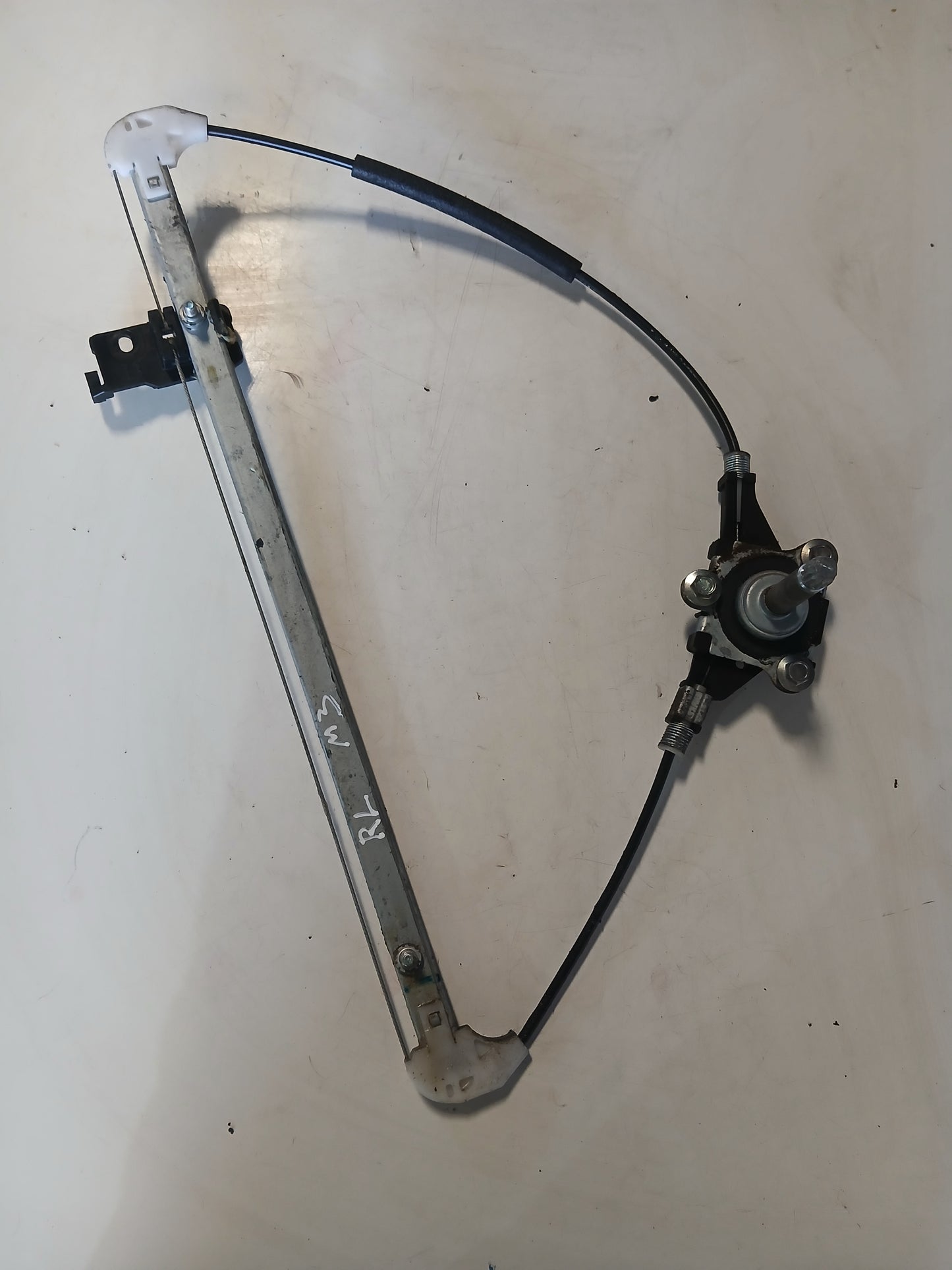 Eleva Vidrio Manual Mazda3