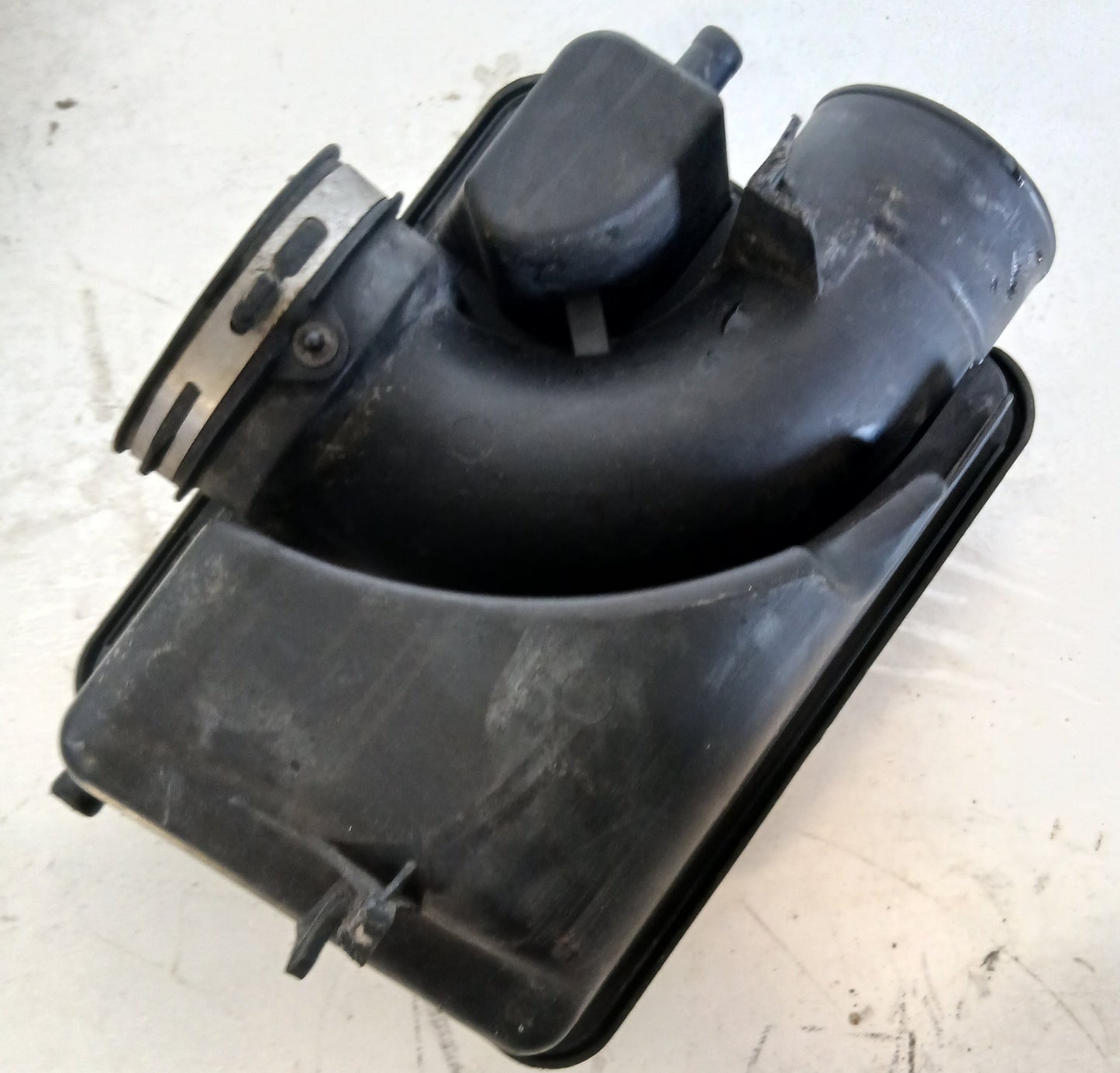 Caja Resonador Jeep Liberty KJ 2002 2006