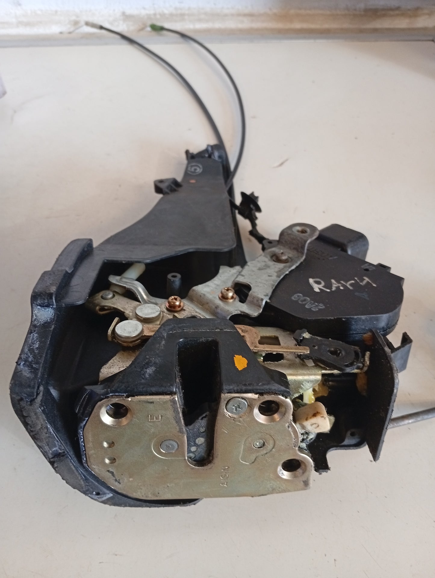 Cerradura Puerta Toyota RAV4 2004 2006