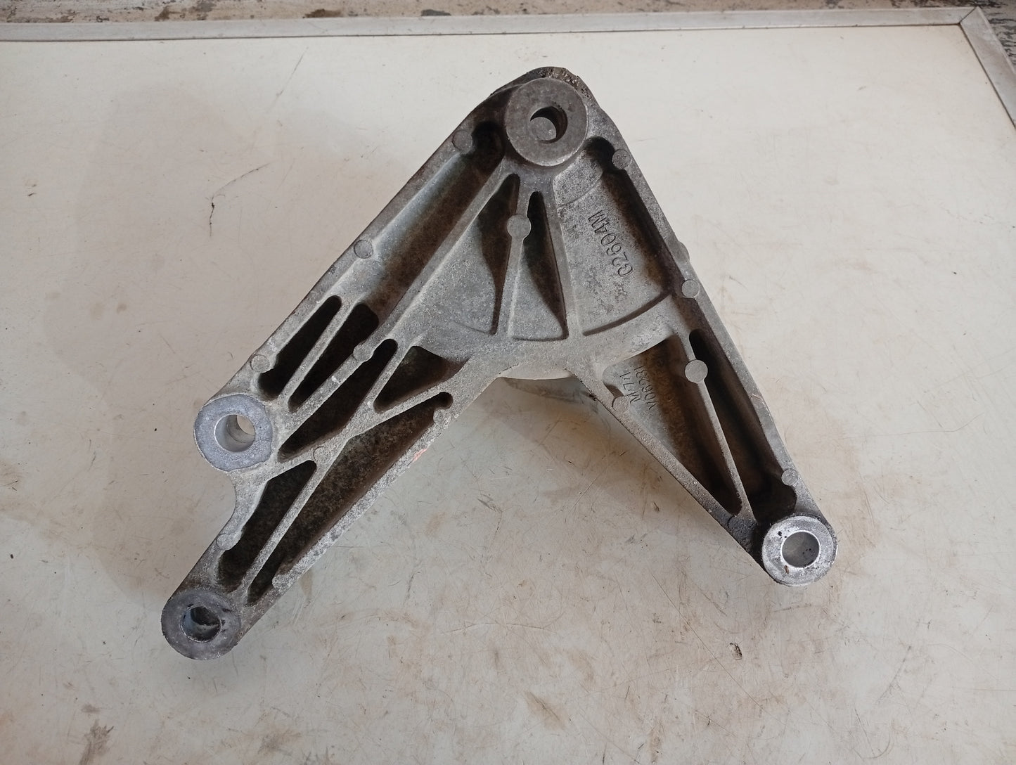 Soporte Base Caja Inferior Chevrolet Orlando