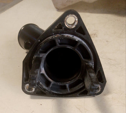 Toma Agua Plastica Sin Termostato Toyota 4Runner 4.0