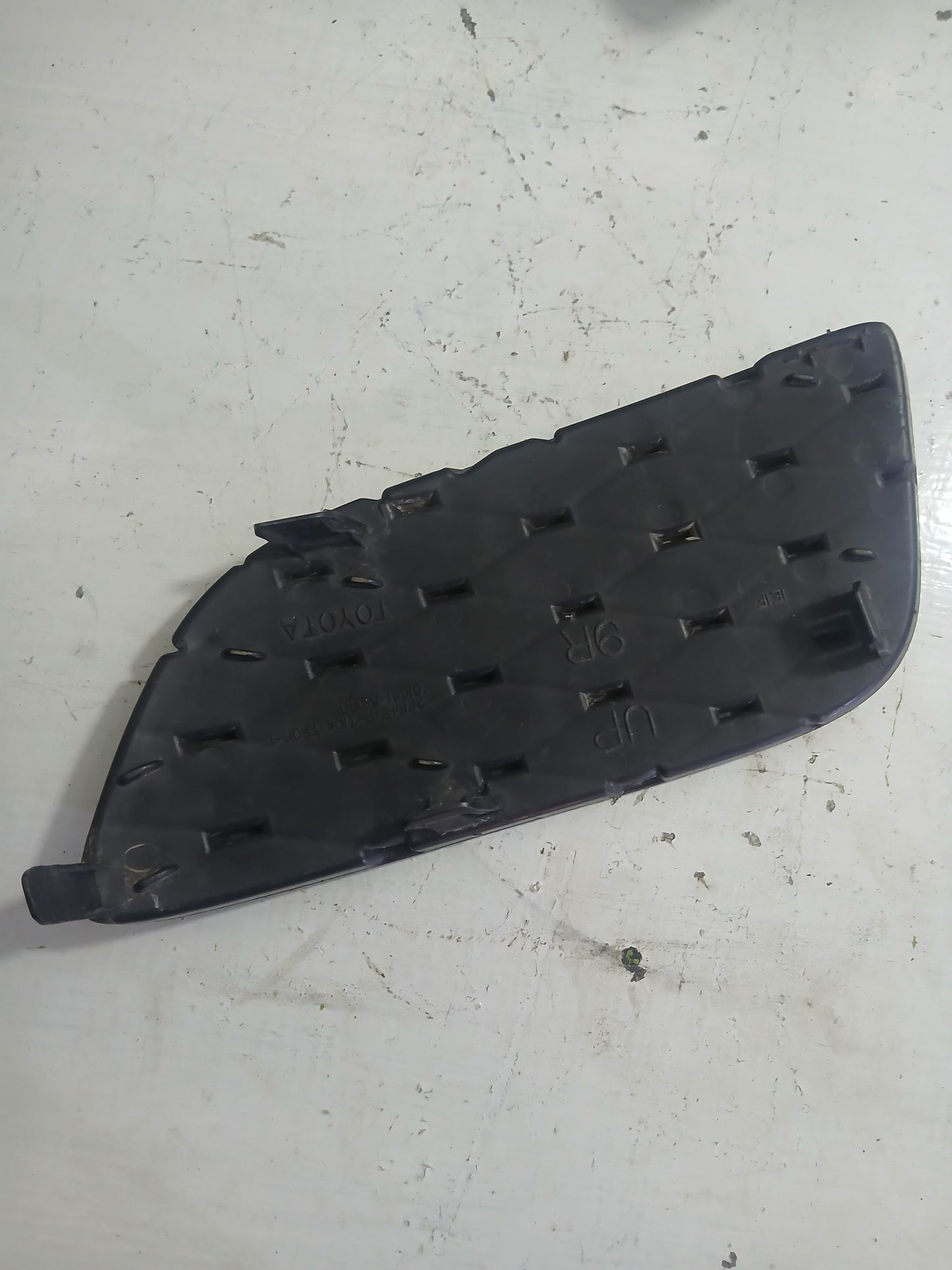 Tapa Antiniebla Yaris 2005