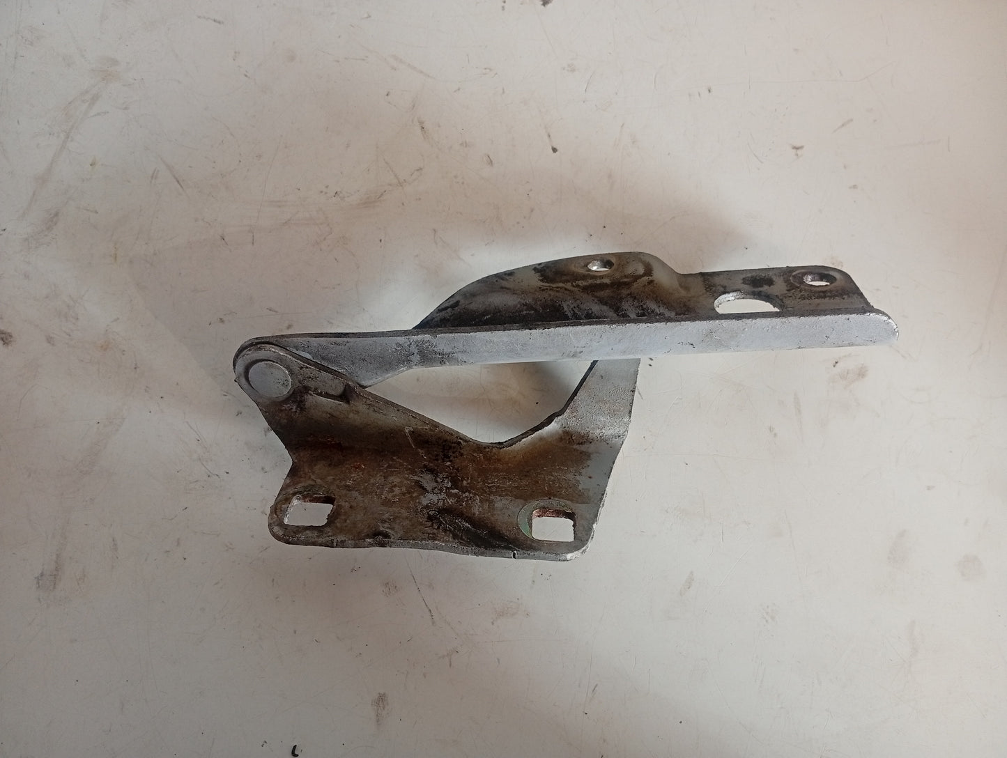 Bisagra Capot Nissan Sentra B15