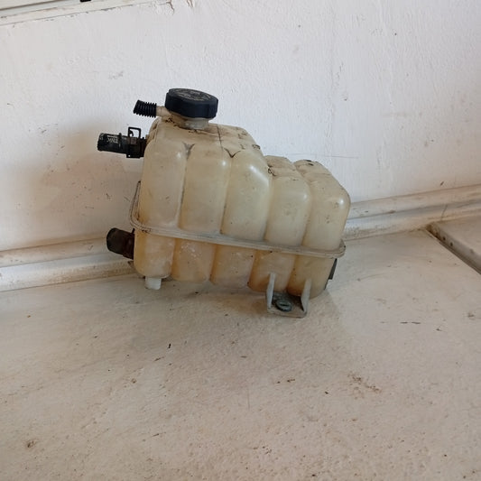 Envase Agua Radiador Silverado Sierra 1500 2500 1999 2002
