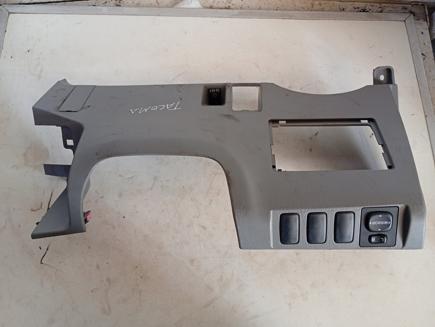 Tapa Tablero Inferior Toyota Tacoma 2005 2011