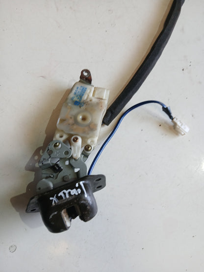 Cerradura Compuerta Nissan Xtrail 2002 2007