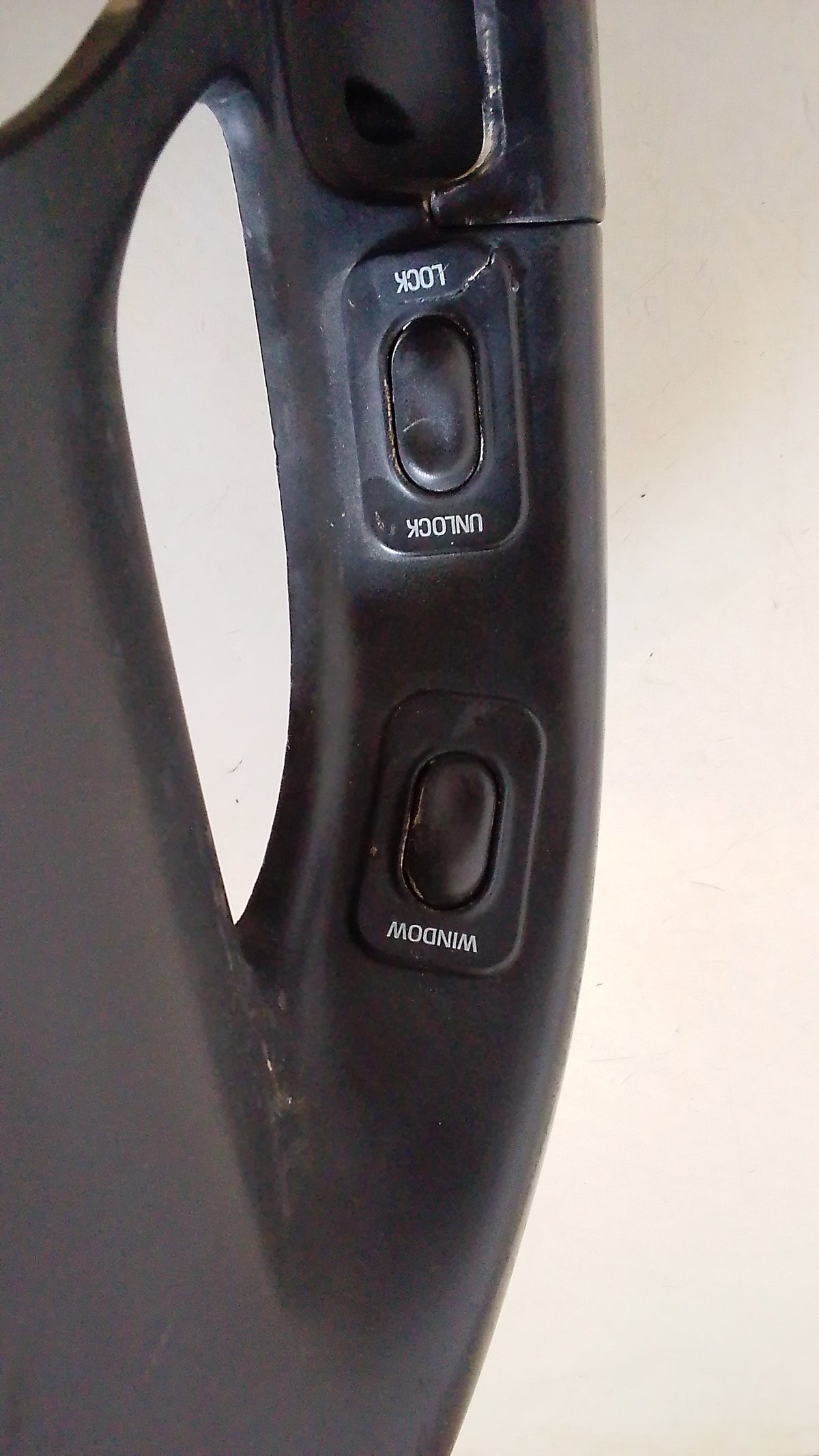Embellecedor Mando Vidrio Ford Ranger