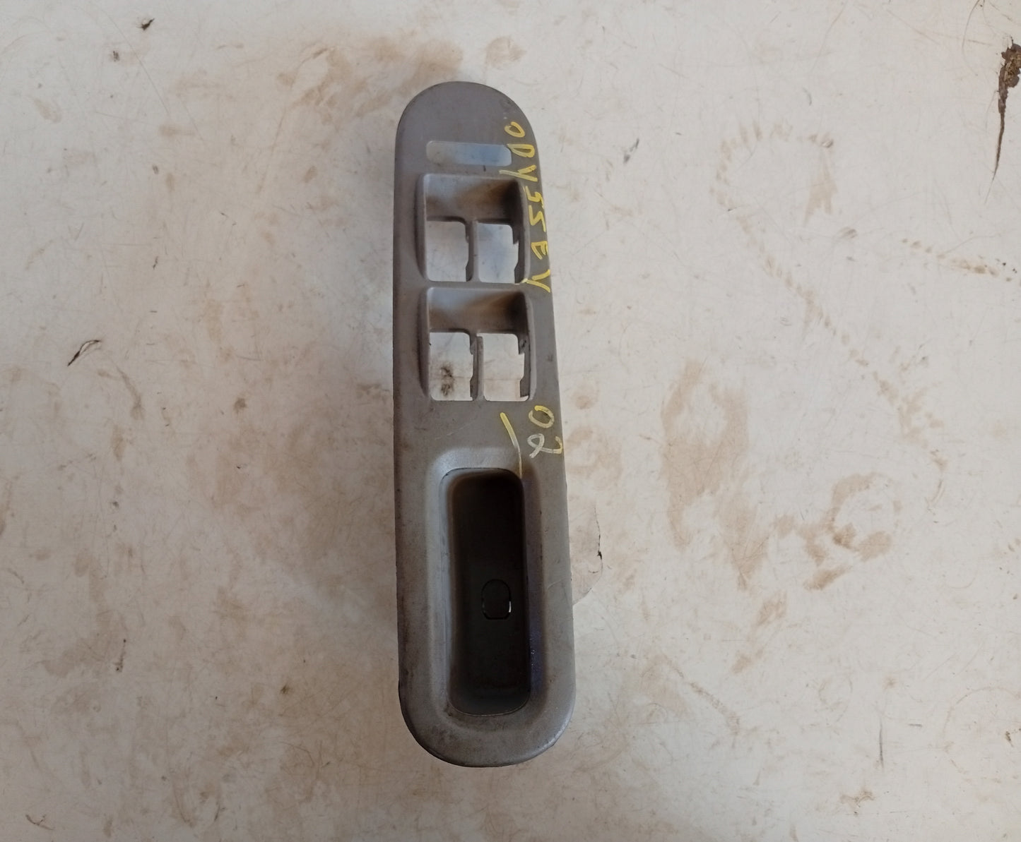 Embellecedor Mando Eleva Vidrio Honda Odyssey 2002