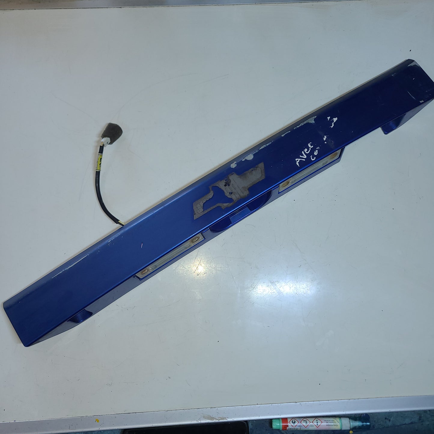 Platina Maleta Compuerta Chevrolet Aveo