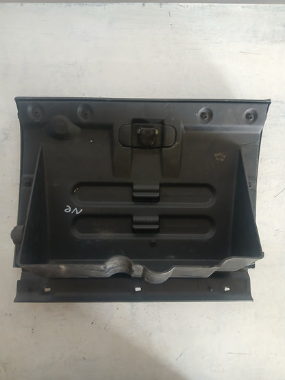 Guantera Inferior Dodge Neon 2000 2005