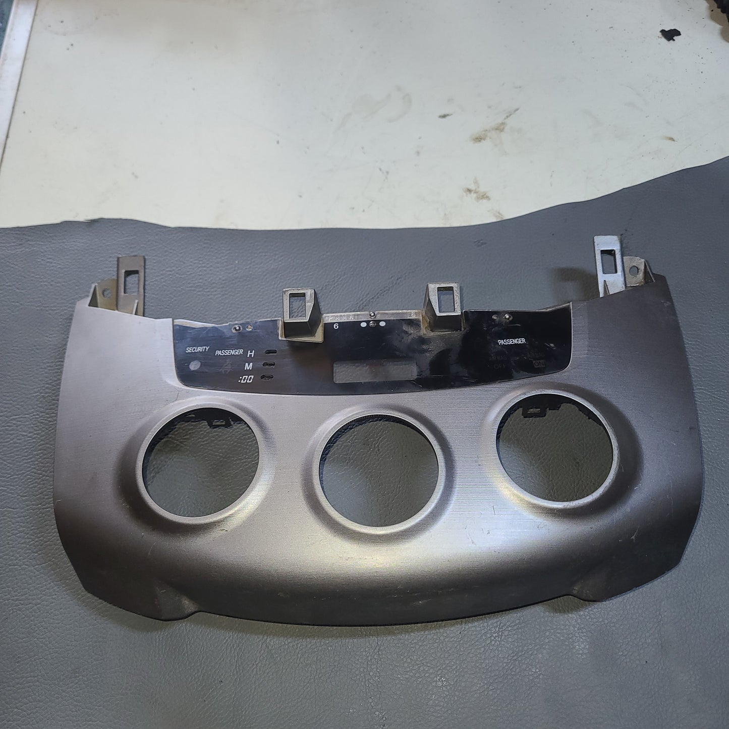 Embellecedor Mando Aire Central Toyota RAV4 2008