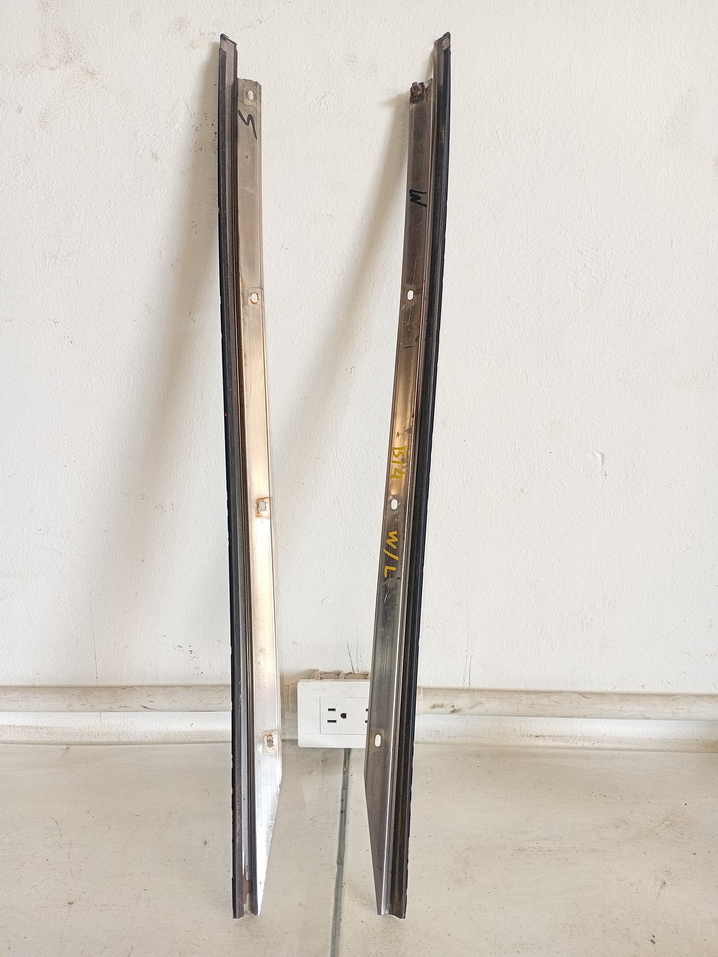 Platina Interna Parabrisa Delantero Nissan Sentra B14
