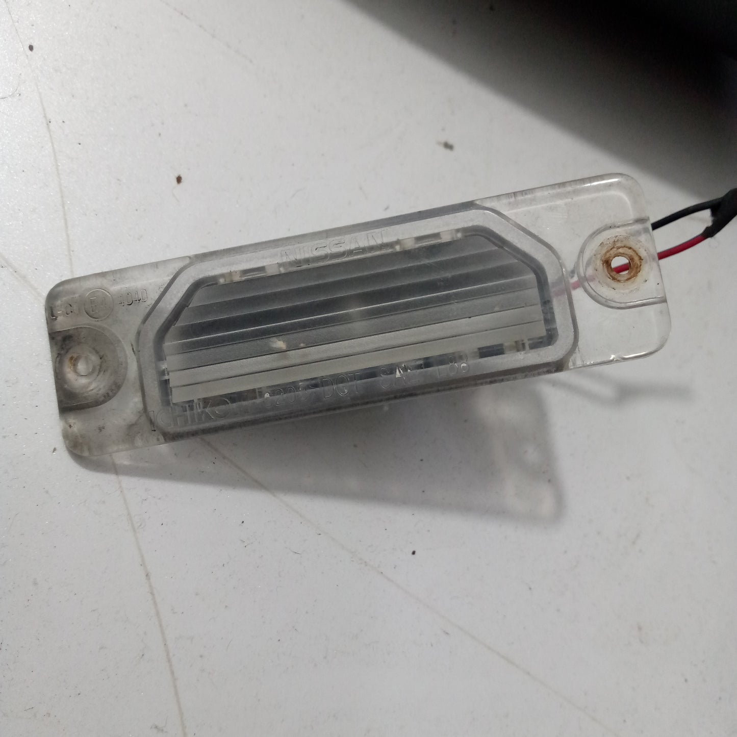 Luz Placa Trasera Nissan Sentra B15 2000 2008